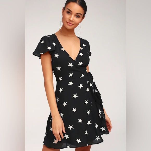 Lulus Dresses & Skirts - Lulus Star Struck Love Printed Wrap Mini Dress Women S Black